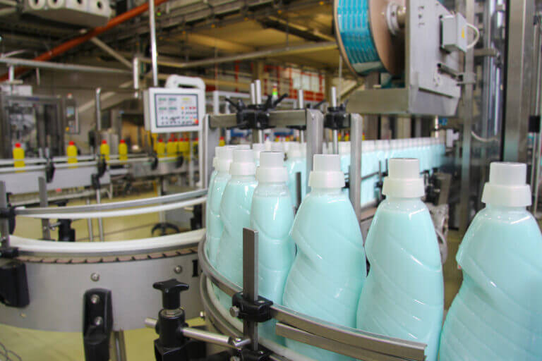 Female,Science,Biology,Laboratory,Worker,Using,Pipette,,Test,Tubes,,Microscope